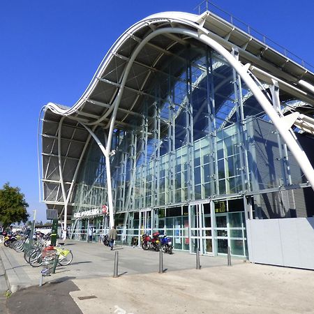 Ferienwohnung 37M2 Lumineux Face Gare Sncf, Wifi Et Cafe Et The Offerts Orléans Exterior foto